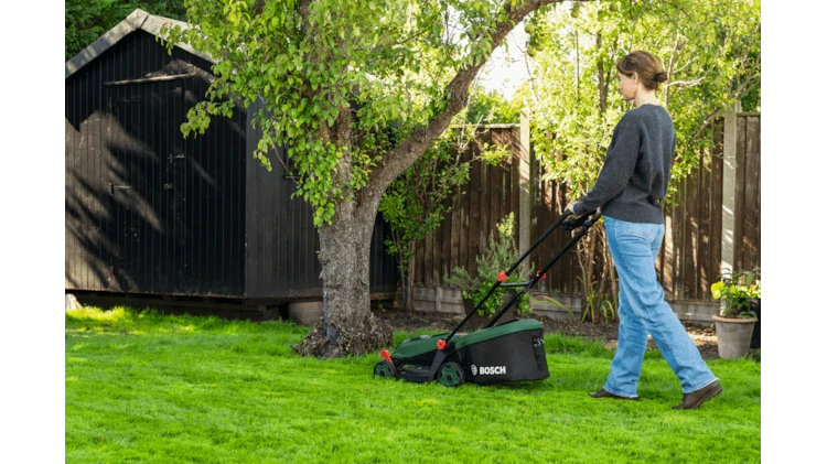 Akumuliatorinė vejapjovė Bosch Rotak 18V-34; 18 V; 4 Ah; 34 cm aprašymas - Prekės nuotrauka