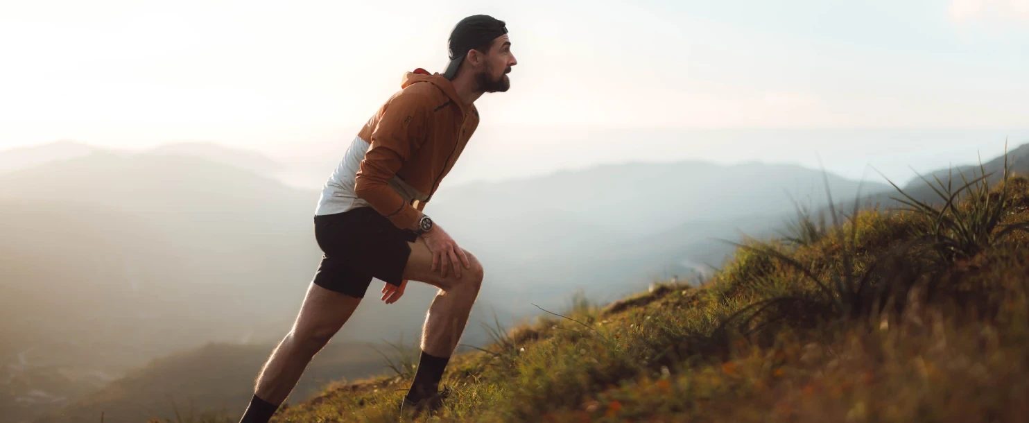 Išmanusis laikrodis Polar Grit X2 Pro, Nerūdijančio plieno korpusas su pilkos spalvos silikoniniu dirželiu aprašymas - Prekės nuotrauka