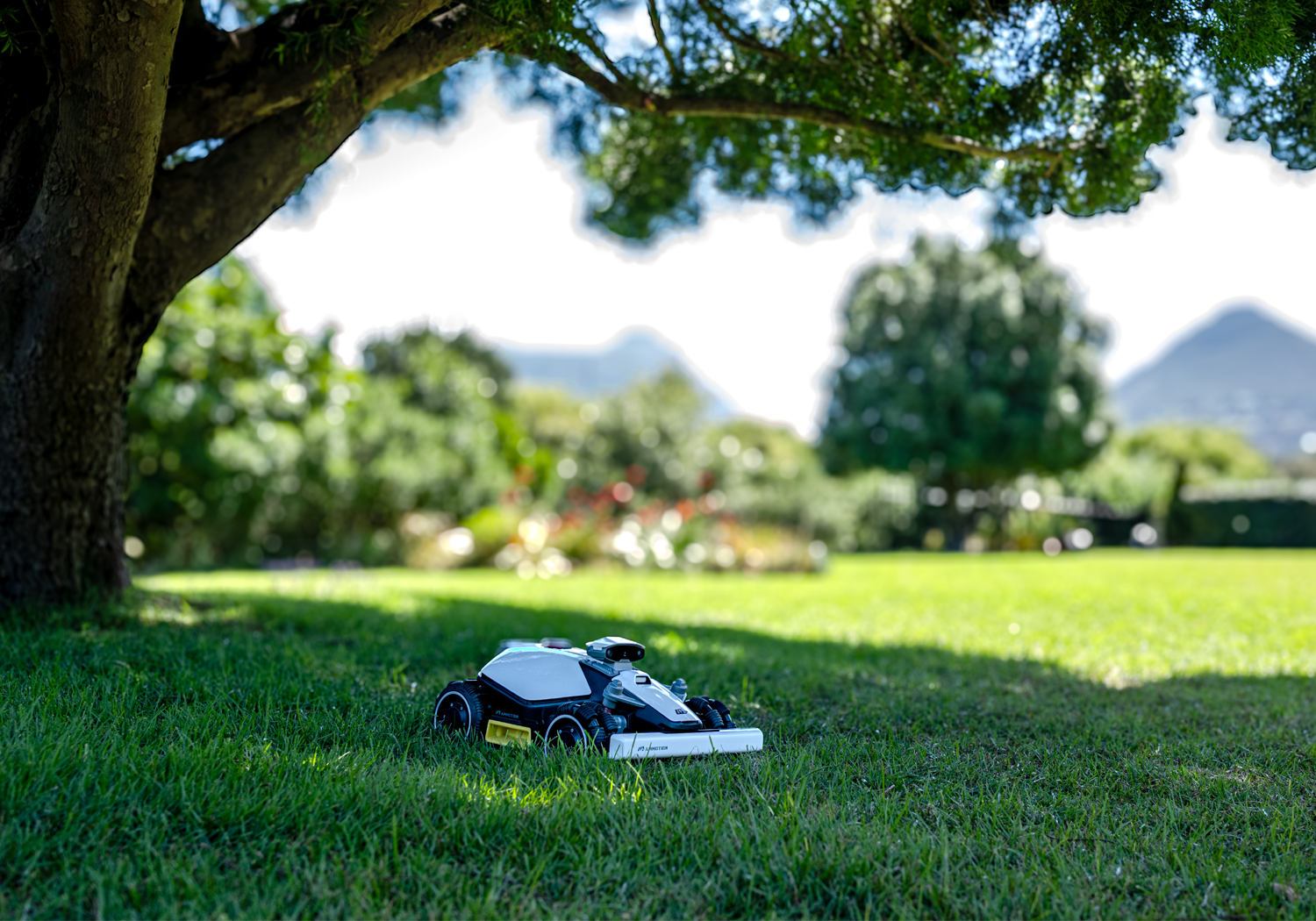 Vejos robotas Mammotion Luba Mini 1500 AWD vision & RTK, 1500㎡ aprašymas - Prekės nuotrauka