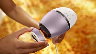 IPL plaukelių šalinimo prietaisas Philips Lumea IPL 8000 Series su „SenseIQ“ (BRI947/00) aprašymas - Prekės nuotrauka