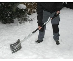 Fiskars Lengvas ir tvirtas aliumininis sniego kastuvas 44cm (1001636)
