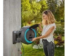 Gardena Akumuliatorinė prie sienos tvirtinama žarnos ritė PowerRoll XXL, rinkinys, 40 m žarnos, mėlyna/pilka