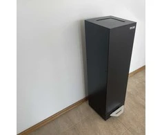 45 l metalinė šiukšlių dėžė su pedalu vidaus patalpoms ir laukui, juoda