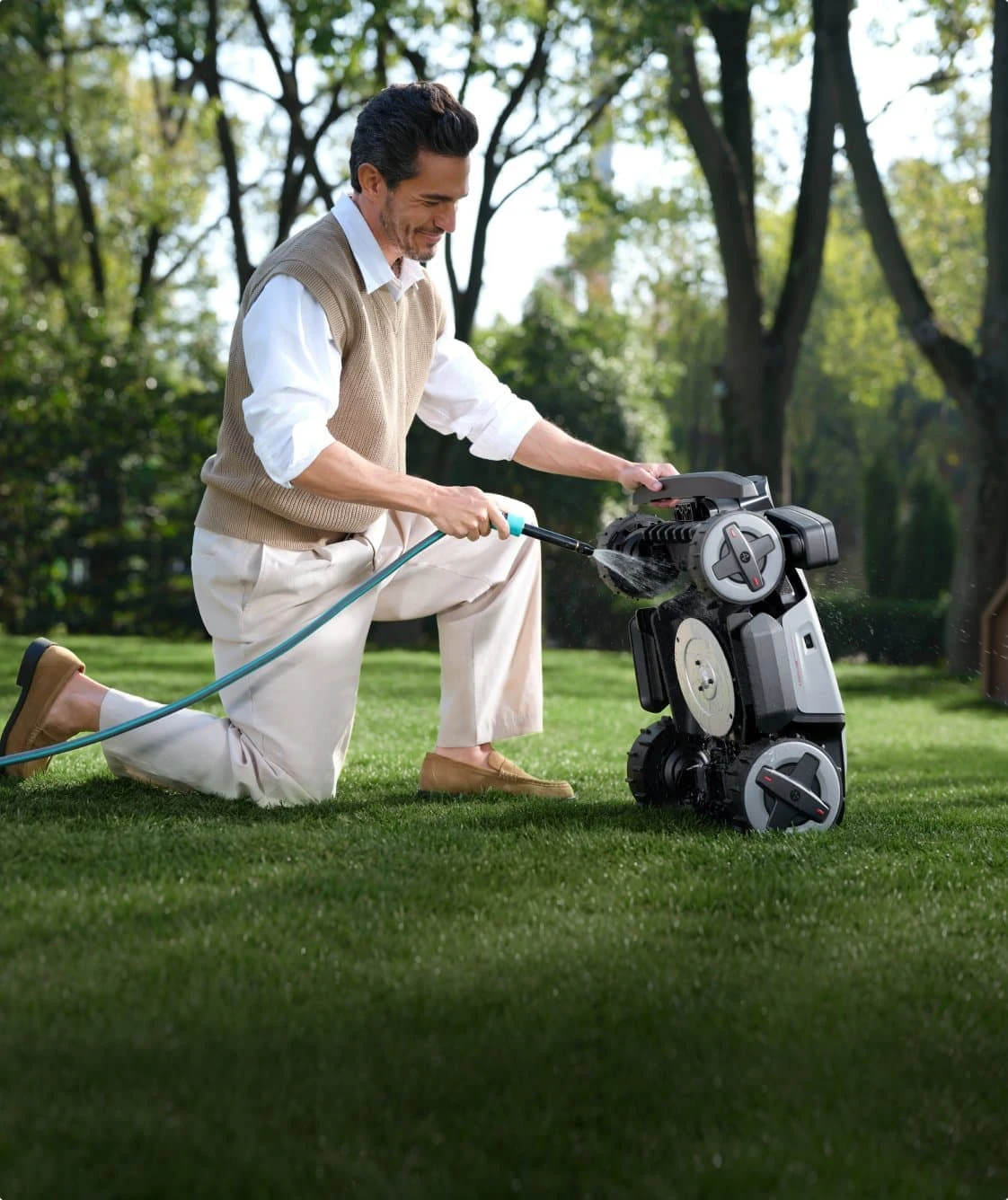 Belaidis vejos pjovimo robotas Roborock RockMow Z130 | AWD, 3000m², RTK + VSLA aprašymas - Prekės nuotrauka