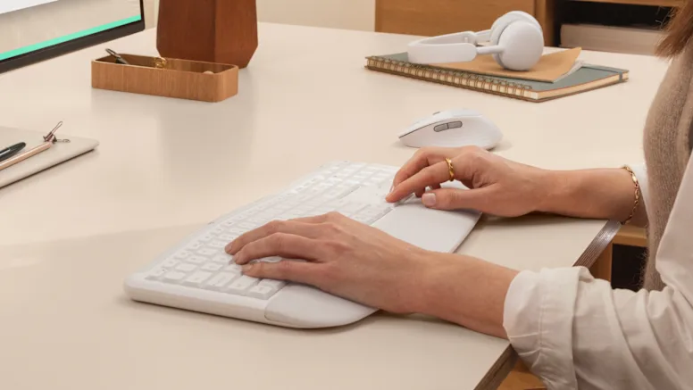Belaidės klaviatūros ir pelės rinkinys Logitech Signature Comfort Plus Combo MK880, JAV (tarptautinis) išdėstymas, Bluetooth, baltos spalvos aprašymas - Prekės nuotrauka