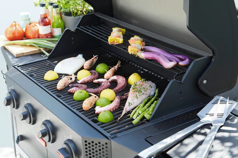 Dujinė lauko kepsninė Barbecook Luca 412, 145.4 x 60.3 x 112.3 cm | BC-GAS-3100 aprašymas - Prekės nuotrauka