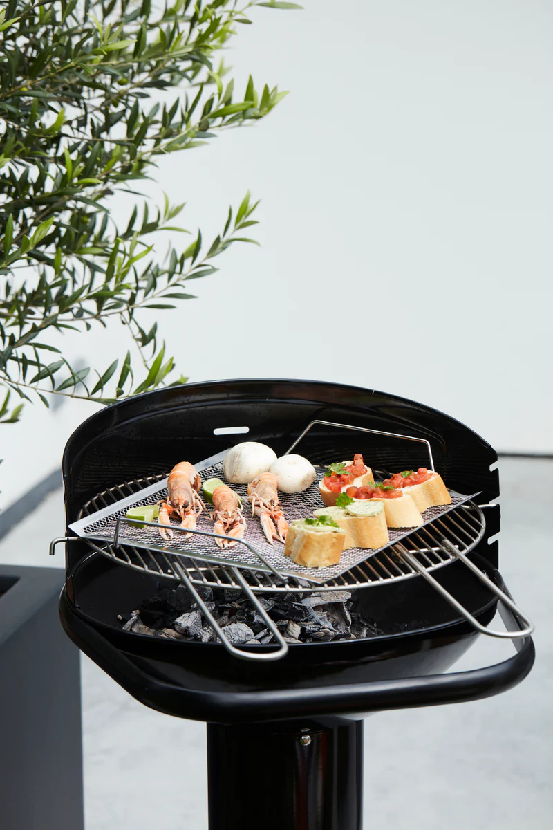 Anglinė lauko kepsninė Barbecook Loewy 45, 43 x 43 x 97 cm | BC-CHA-1007 | Juodas aprašymas - Prekės nuotrauka