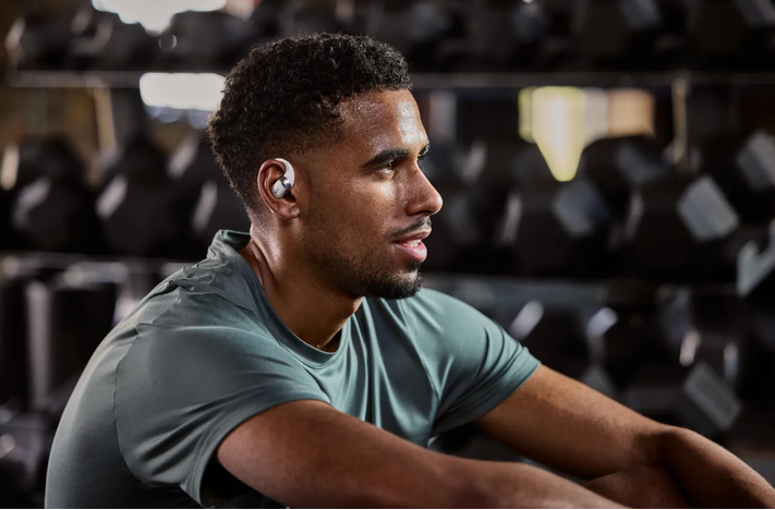 Shokz OpenFit 2+ ausinės su kaulų laidumo technologija ir „Dolby Audio“, pilkos aprašymas - Prekės nuotrauka