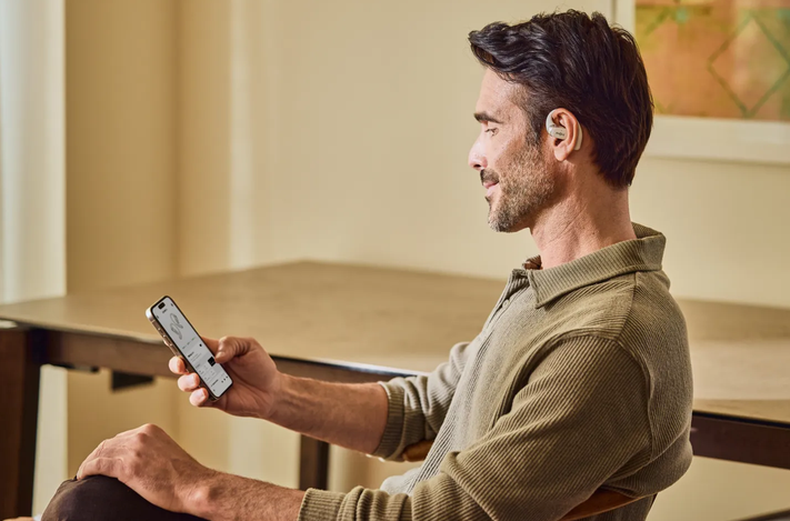 Shokz OpenFit 2+ ausinės su kaulų laidumo technologija ir „Dolby Audio“, pilkos aprašymas - Prekės nuotrauka