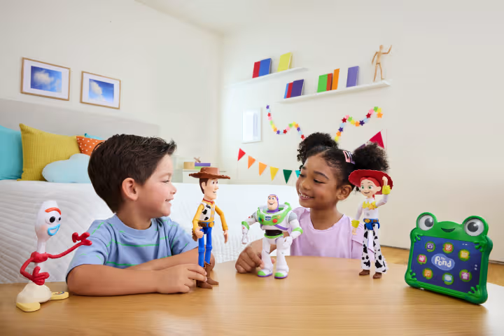 Mattel Disney Toy Story 5 interaktyvi Bazo Šviesmečio figūrėlė, 18 cm aprašymas - Prekės nuotrauka