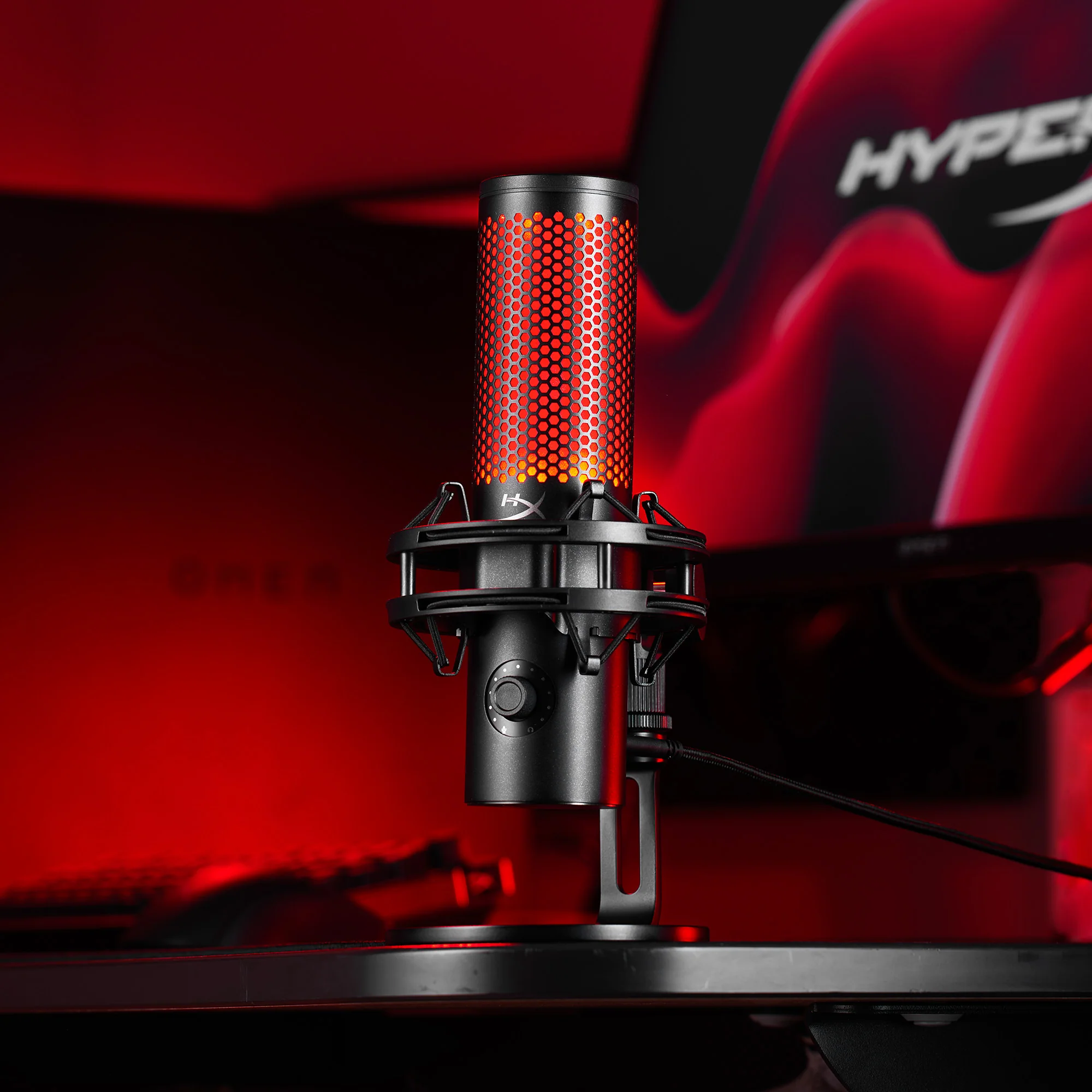 Kondensatorinis Mikrofonas HyperX QuadCast 2, Baltas aprašymas - Prekės nuotrauka