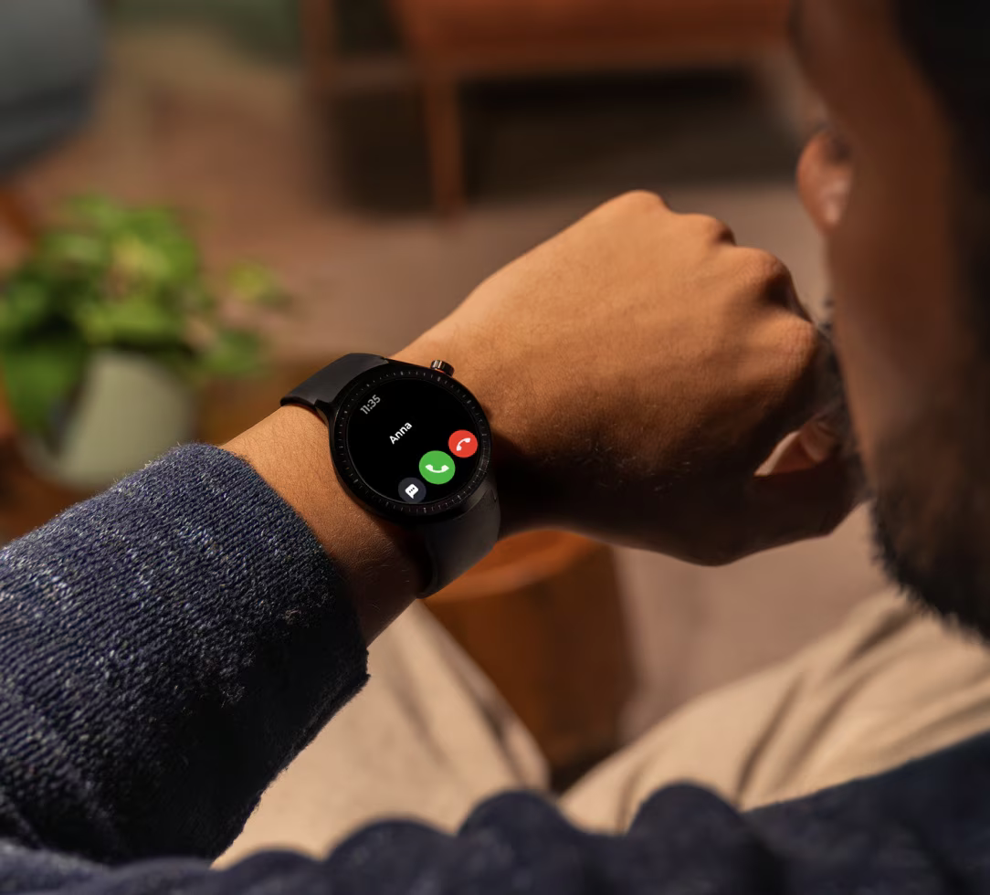 Išmanusis laikrodis MOTOROLA moto watch, sidabrinis, su sidabrine ir žalia apyrankėmis aprašymas - Prekės nuotrauka