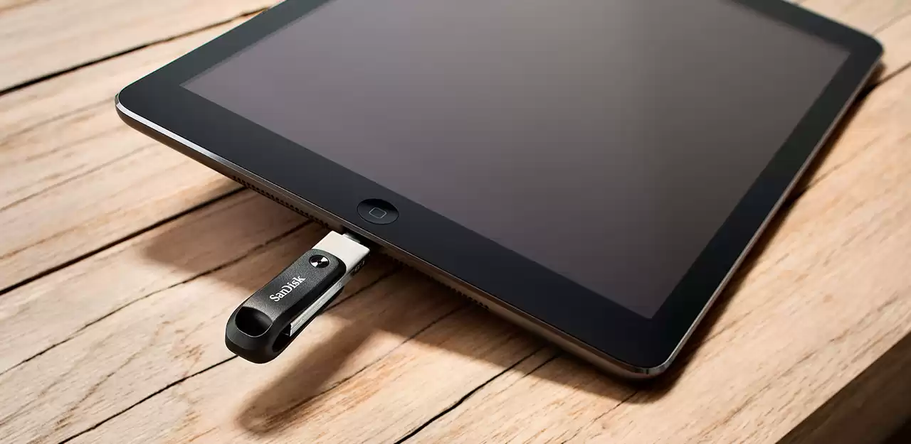 USB laikmena SanDisk iXpand Phone Drive Go Lightning 64 GB, juoda aprašymas - Prekės nuotrauka