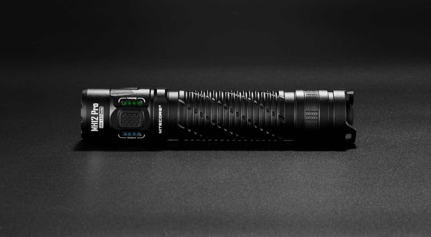 Nitecore MH12 Pro įkraunamas LED žibintuvėlis, 3300 lm, 505 m, USB-C, 5300 mAh, IP68 aprašymas - Prekės nuotrauka