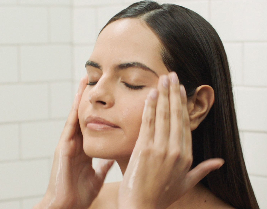 Drėkinamasis veido ir kūno prausiklis normaliai ir sausai odai Cerave Hydrating Cleanser, 1000 ml aprašymas - Prekės nuotrauka