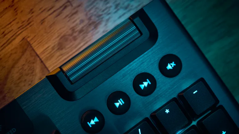 Belaidė mechaninė klaviatūra Logitech G915 X Lightspeed | US, TACTILE SWITCHES | Balta aprašymas - Prekės nuotrauka