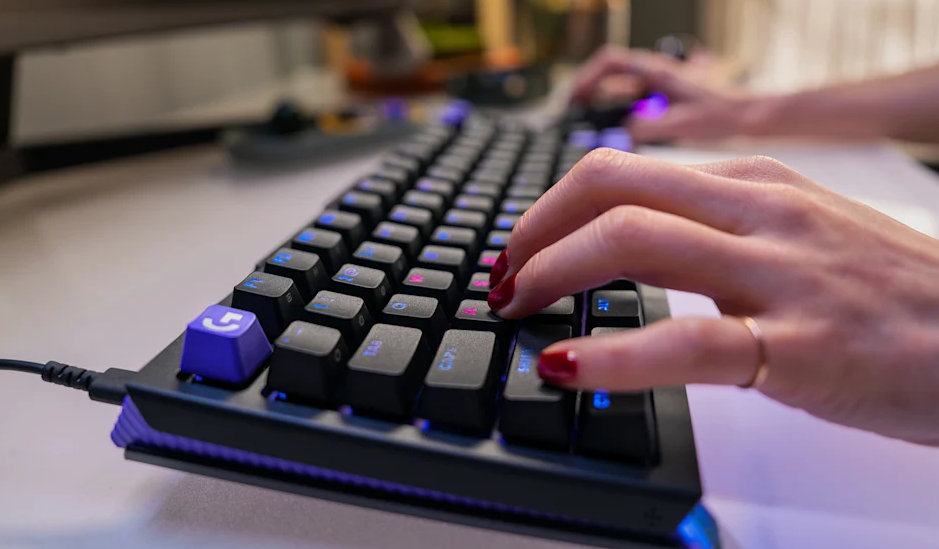 Mechaninė žaidimų klaviatūra Logitech G512 X 98, Tactile, US International, Balta aprašymas - Prekės nuotrauka