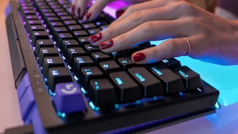 Mechaninė žaidimų klaviatūra Logitech G512 X 98, Tactile, US International, Balta aprašymas - Prekės nuotrauka