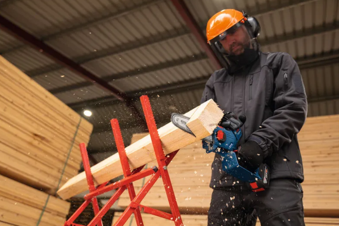 Bosch Akumuliatorinis genėjimo pjūklas GKE 18V-20 (be akumuliatoriaus ir kroviklio) | 06008D7100 aprašymas - Prekės nuotrauka