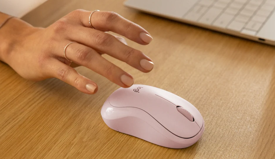 Belaidė kompiuterio pelė Logitech M240 Silent Bluetooth Mouse, rožinės spalvos + Studio Series pelės kilimėlis aprašymas - Prekės nuotrauka
