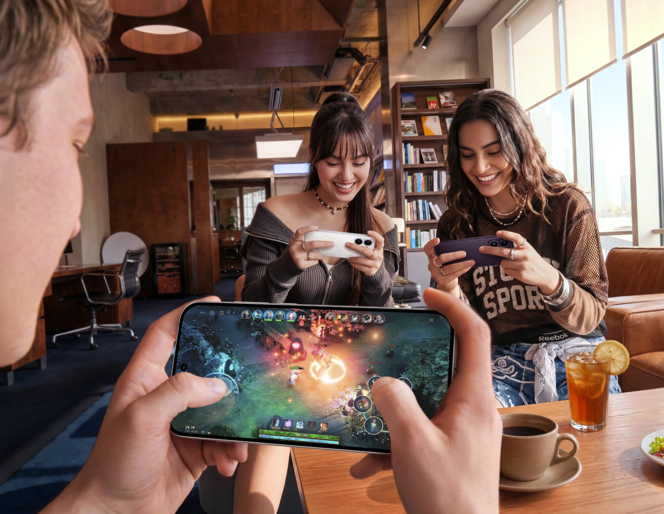 OPPO Reno16 F 5G 8/256GB Pop White aprašymas - Prekės nuotrauka