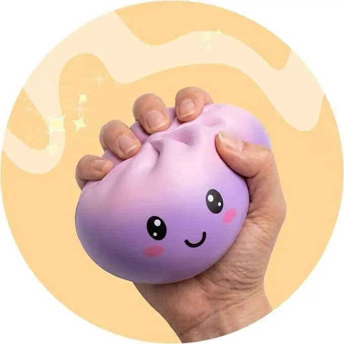 Minkomas antistresinis žaislinis koldūnas TRENDHAUS XXL Anti-Stress Dumpling (1 vnt., „Mystery Box“) aprašymas - Prekės nuotrauka
