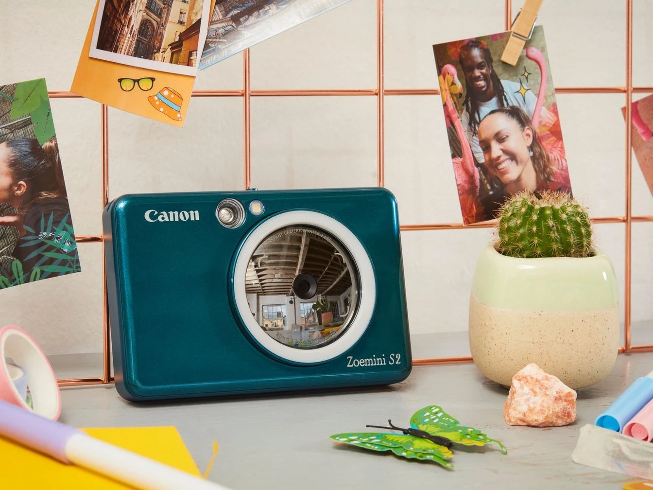 Canon Zoemini S2 mažų nuotraukų spausdintuvas ir fotoaparatas, Tamsiai žalsvai mėlynas aprašymas - Prekės nuotrauka