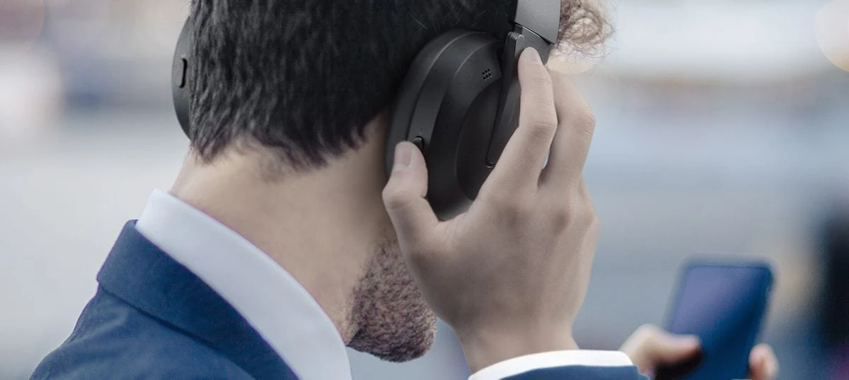 Yamaha Corporation Belaidės ausinės Yamaha YH-E700BBE, Smėlinės spalvos aprašymas - Prekės nuotrauka