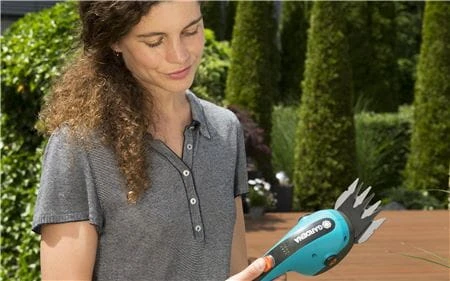 Gardena Akumuliatorinių žolės ir krumų žirklių rinkinys ClassicCut Li 9854-20 aprašymas - Prekės nuotrauka