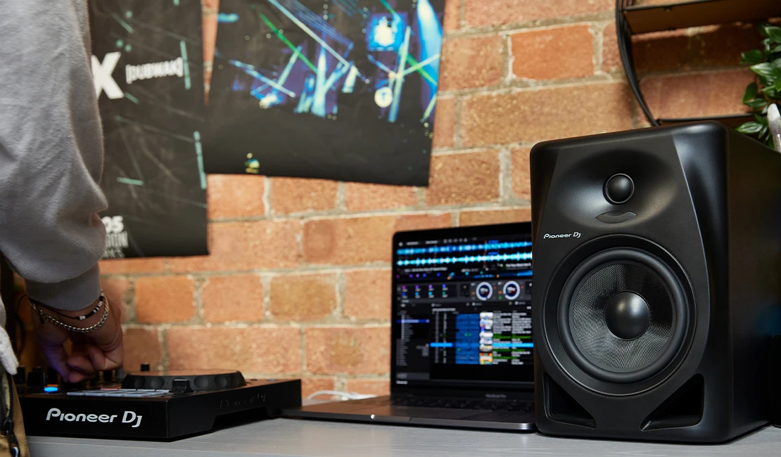 Pioneer DJ - DM-40D kolonėlės, Baltos spalvos, 2 vnt. aprašymas - Prekės nuotrauka