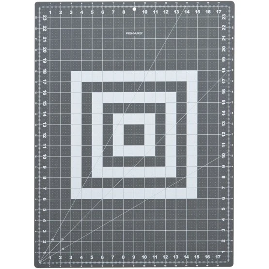 Fiskars Pjaustymo kilimėlis 45x60 cm aprašymas - Prekės nuotrauka