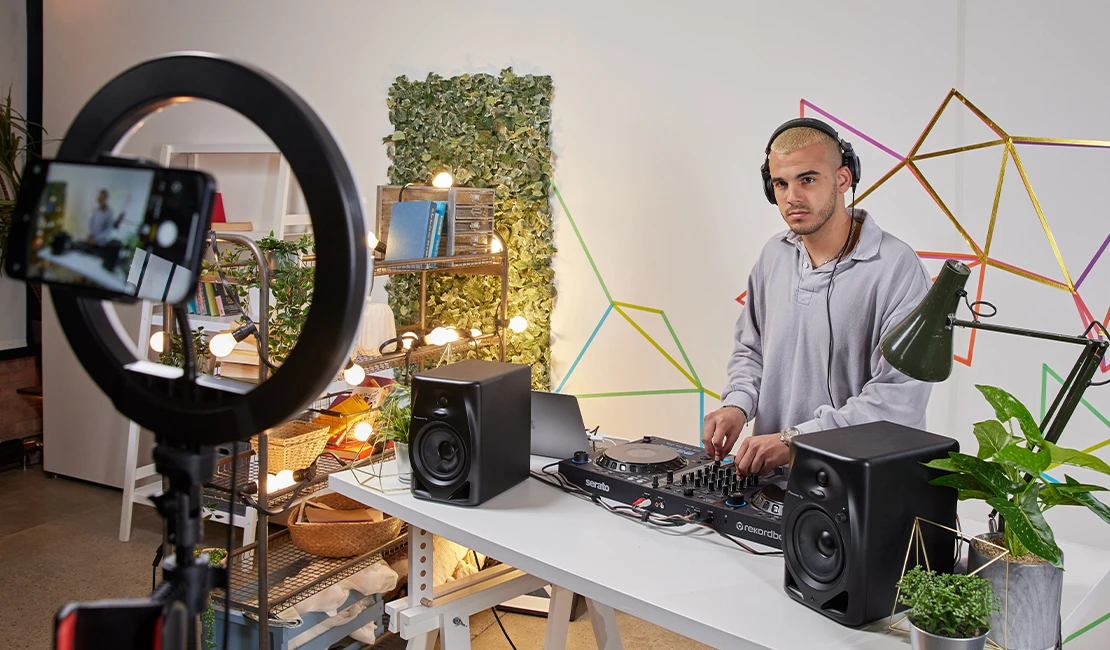 Pioneer DJ - DM-40D kolonėlės, Baltos spalvos, 2 vnt. aprašymas - Prekės nuotrauka
