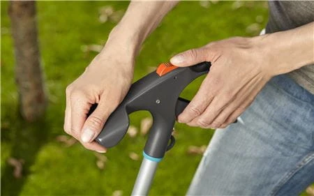Gardena Žolės žirklės su ilga rankena 