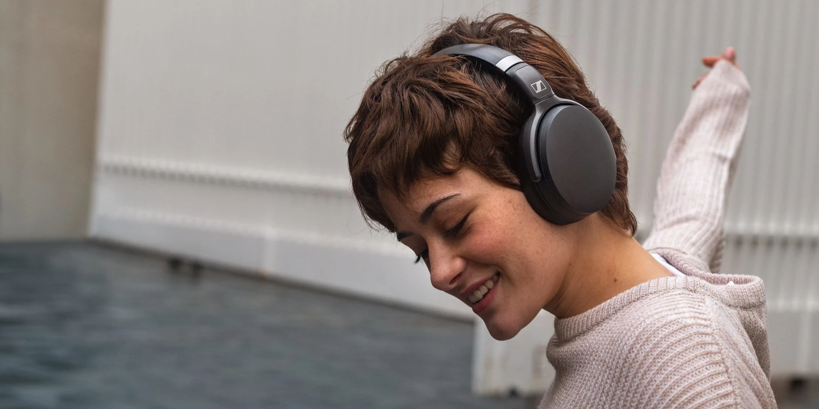 Belaidės ausinės Sennheiser Epos HD 450BT, Juodos aprašymas - Prekės nuotrauka
