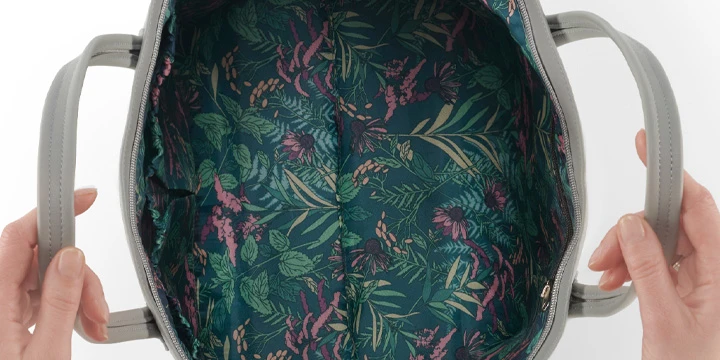 Kinderkraft Treasurebag su persirengimo stalu tamsiai pilka aprašymas - Prekės nuotrauka Kinderkraft Treasurebag su persirengimo stalu tamsiai pilka aprašymas - Prekės nuotrauka