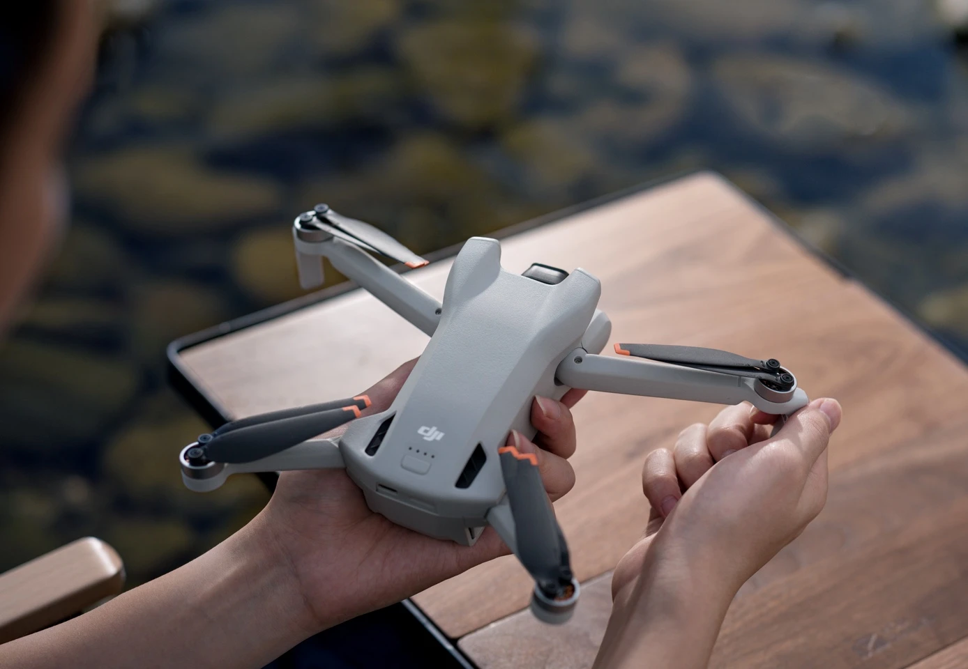 Dronas DJI Mini 3 (tik dronas, be pulto) aprašymas - Prekės nuotrauka Dronas DJI Mini 3 (tik dronas, be pulto) aprašymas - Prekės nuotrauka