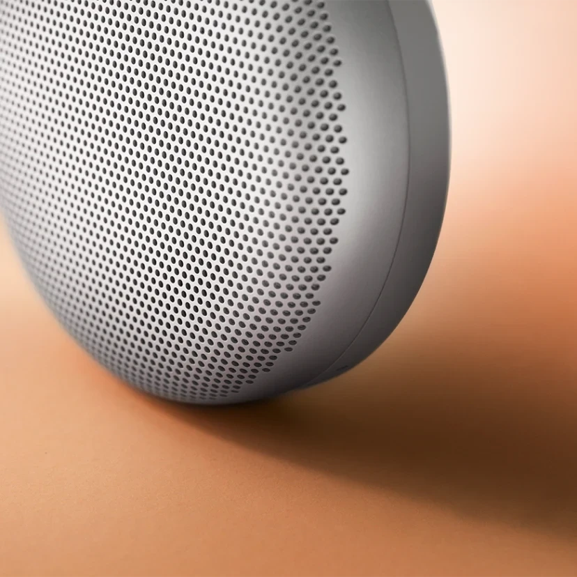 Bang & Olufsen Beosound A1 2nd Gen Nešiojama belaidė Bluetooth kolonėlė su balso asistentu, Juodos antracito spalvos aprašymas - Prekės nuotrauka
