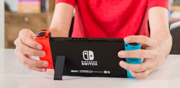 Nintendo Switch (Raudona / Mėlyna) aprašymas - Prekės nuotrauka
