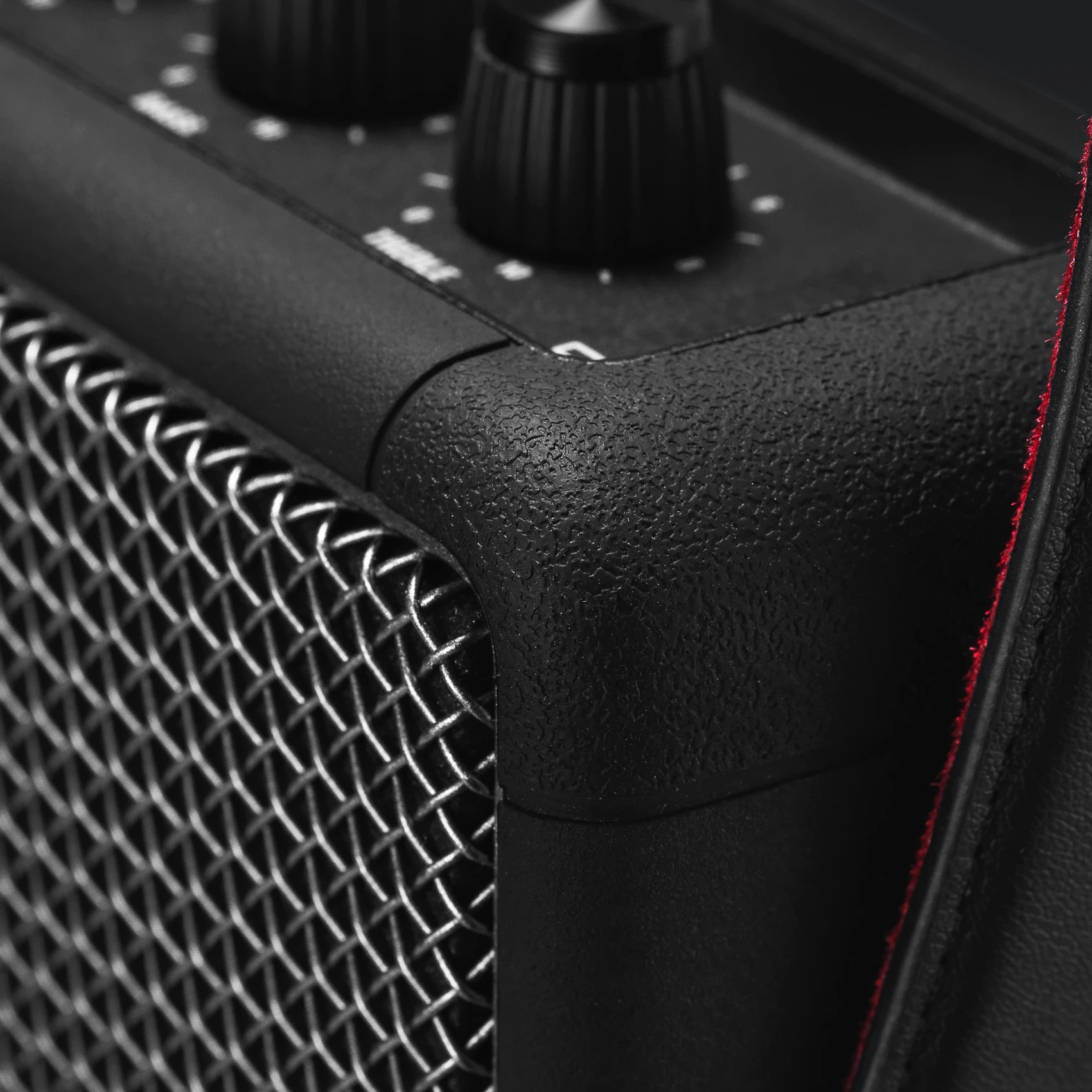Marshall Stockwell II nešiojama kolonėlė, Black&Brass spalvos aprašymas - Prekės nuotrauka