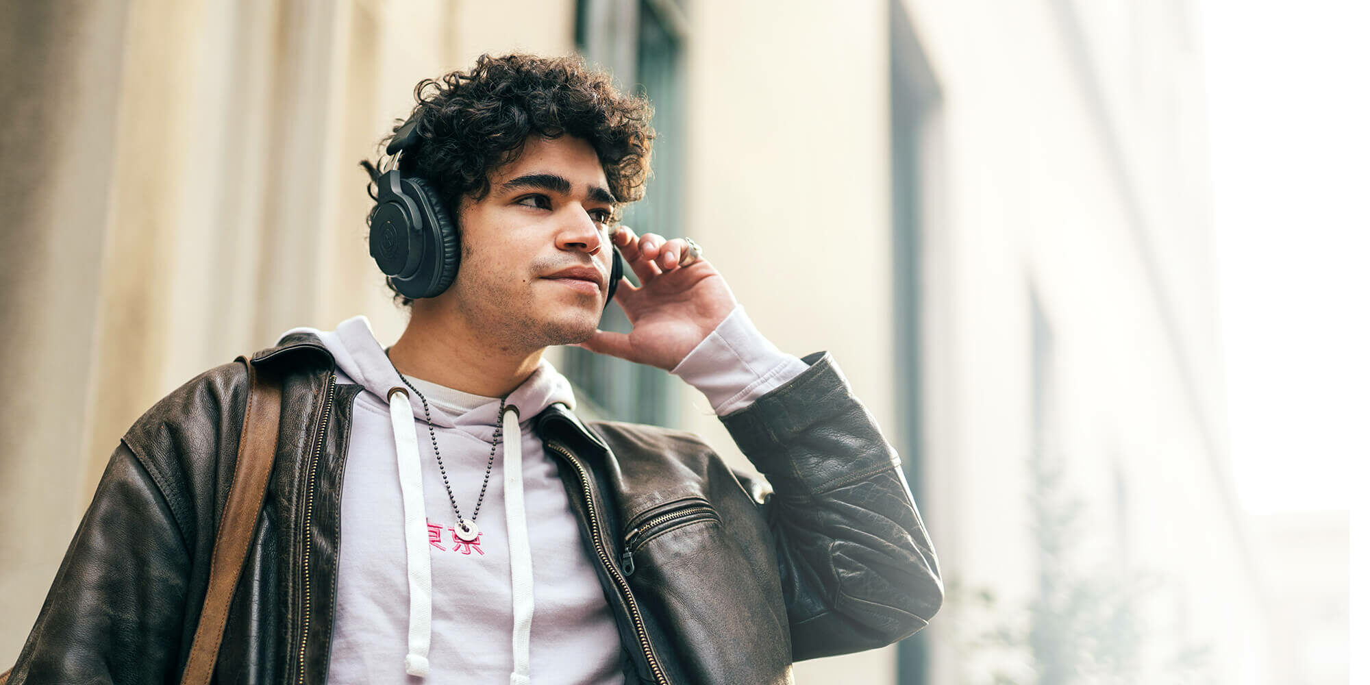 Audio-Technica ATH-M20XBT belaidės ausinės, Juodos spalvos aprašymas - Prekės nuotrauka