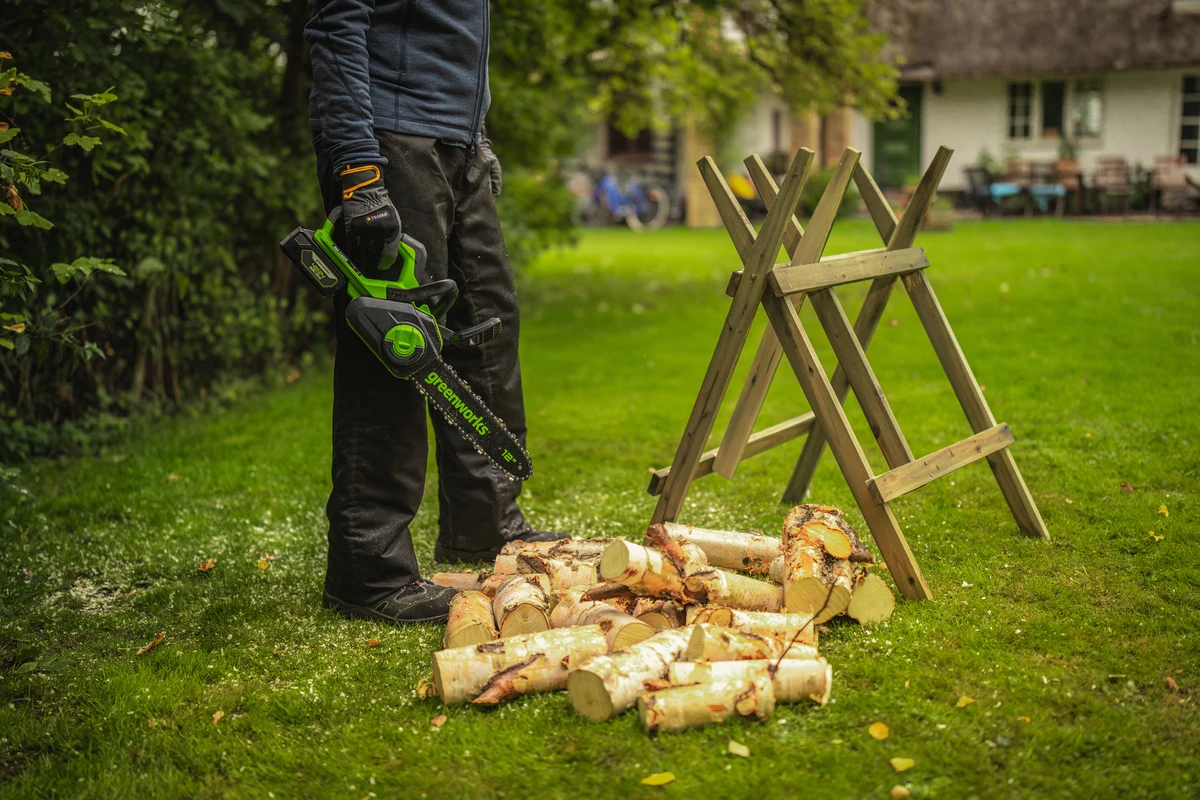 Greenworks GD24CS30K4 grandininis pjūklas 24 V su 30 cm ilgio juosta (su 4Ah akumuliatoriumi ir krovikliu) aprašymas - Prekės nuotrauka