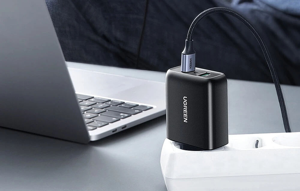 Greitas įkroviklis UGREEN, 2xUSB-A, 18W, PD 3.0 EU (juodas) aprašymas - Prekės nuotrauka Greitas įkroviklis UGREEN, 2xUSB-A, 18W, PD 3.0 EU (juodas) aprašymas - Prekės nuotrauka