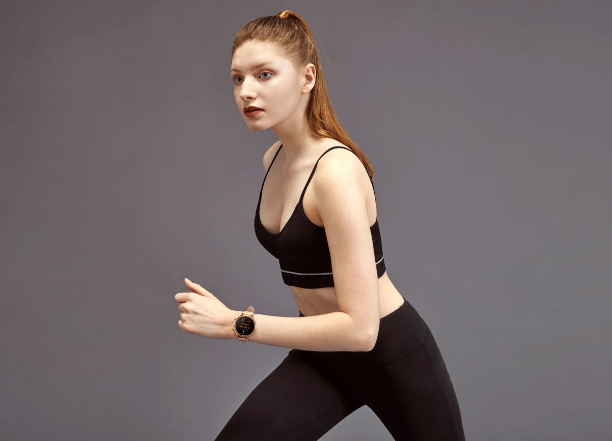 Išmanusis laikrodis Mobvoi TicWatch C2+, Juodos spalvos korpusas su juodos spalvos odiniu dirželiu aprašymas - Prekės nuotrauka