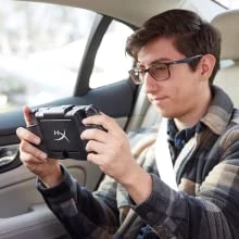 HyperX HX-CPCS-U ChargePlay Clutch - Nintendo Switch Įkrovimo stotelė - prijungiama tiesiogiai per C tipo USB jungtį aprašymas - Prekės nuotrauka