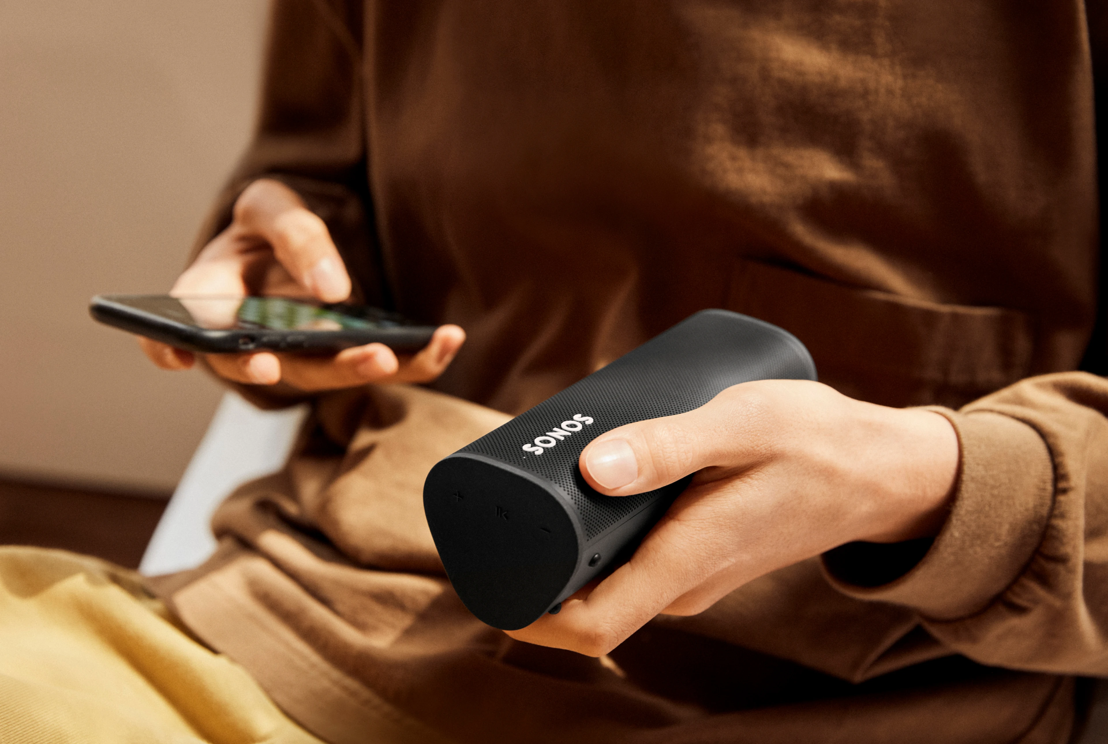 Nešiojama kolonėlė Sonos Roam, Multiroom, Bluetooth, WiFi, Atspari vandeniui, Baltos spalvos aprašymas - Prekės nuotrauka
