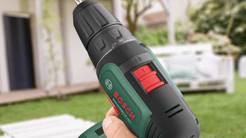 Bosch Universal Drill 18V (2x1,5) Akumuliatorinis dviejų greičių gręžtuvas - suktuvas aprašymas - Prekės nuotrauka