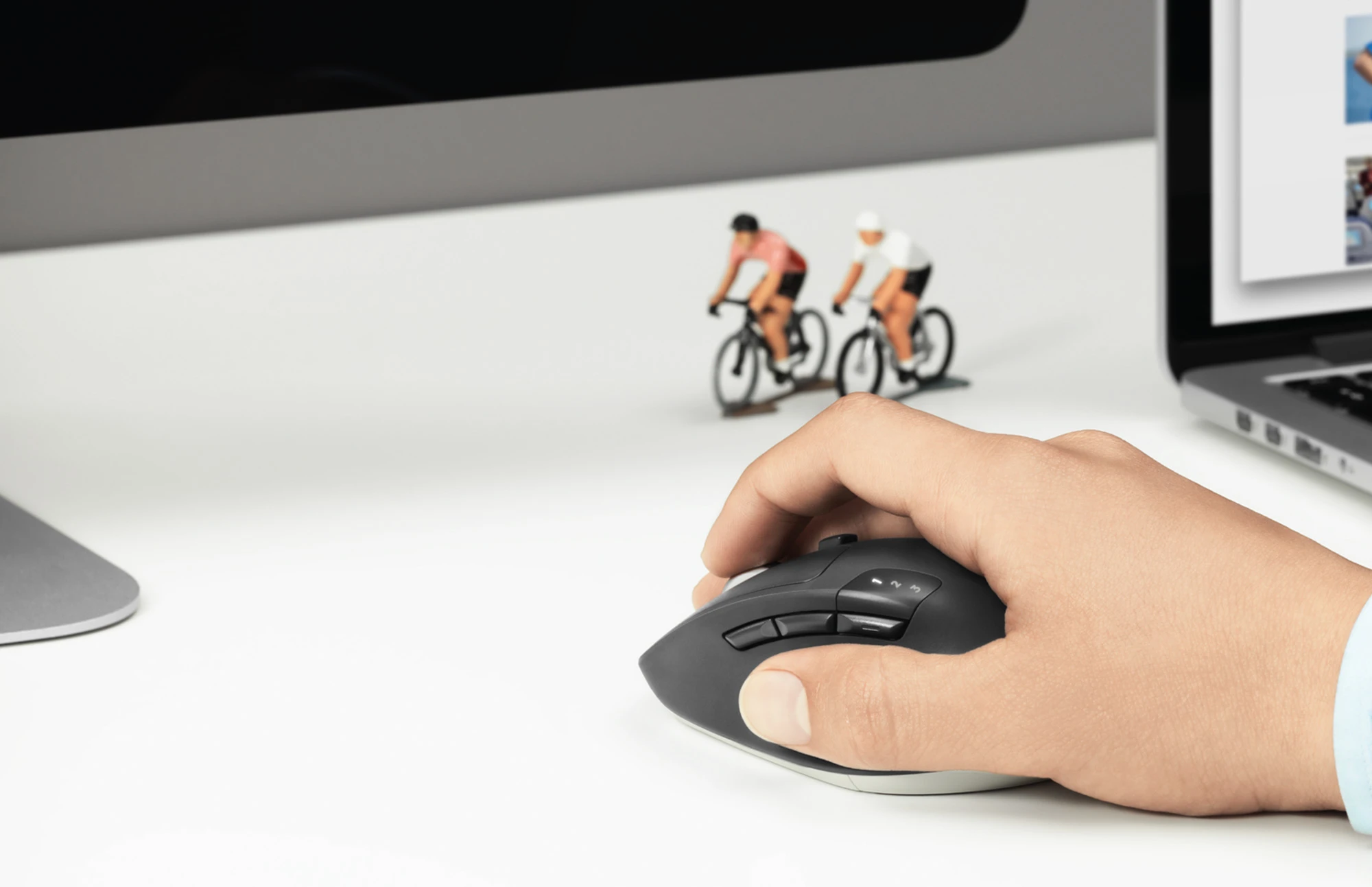 Optinė belaidė pelė Logitech M720 Triathlon aprašymas - Prekės nuotrauka
