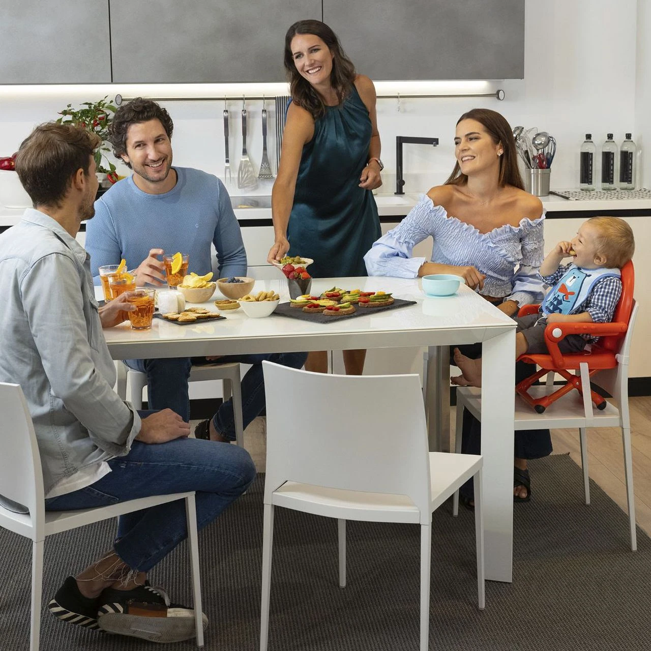 Chicco vaikiška kėdutė Pocket Snack - Aguonų raudonos spalvos aprašymas - Prekės nuotrauka