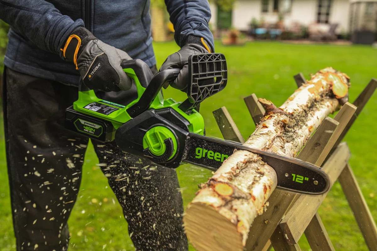 Greenworks GD24CS30K4 grandininis pjūklas 24 V su 30 cm ilgio juosta (su 4Ah akumuliatoriumi ir krovikliu) aprašymas - Prekės nuotrauka