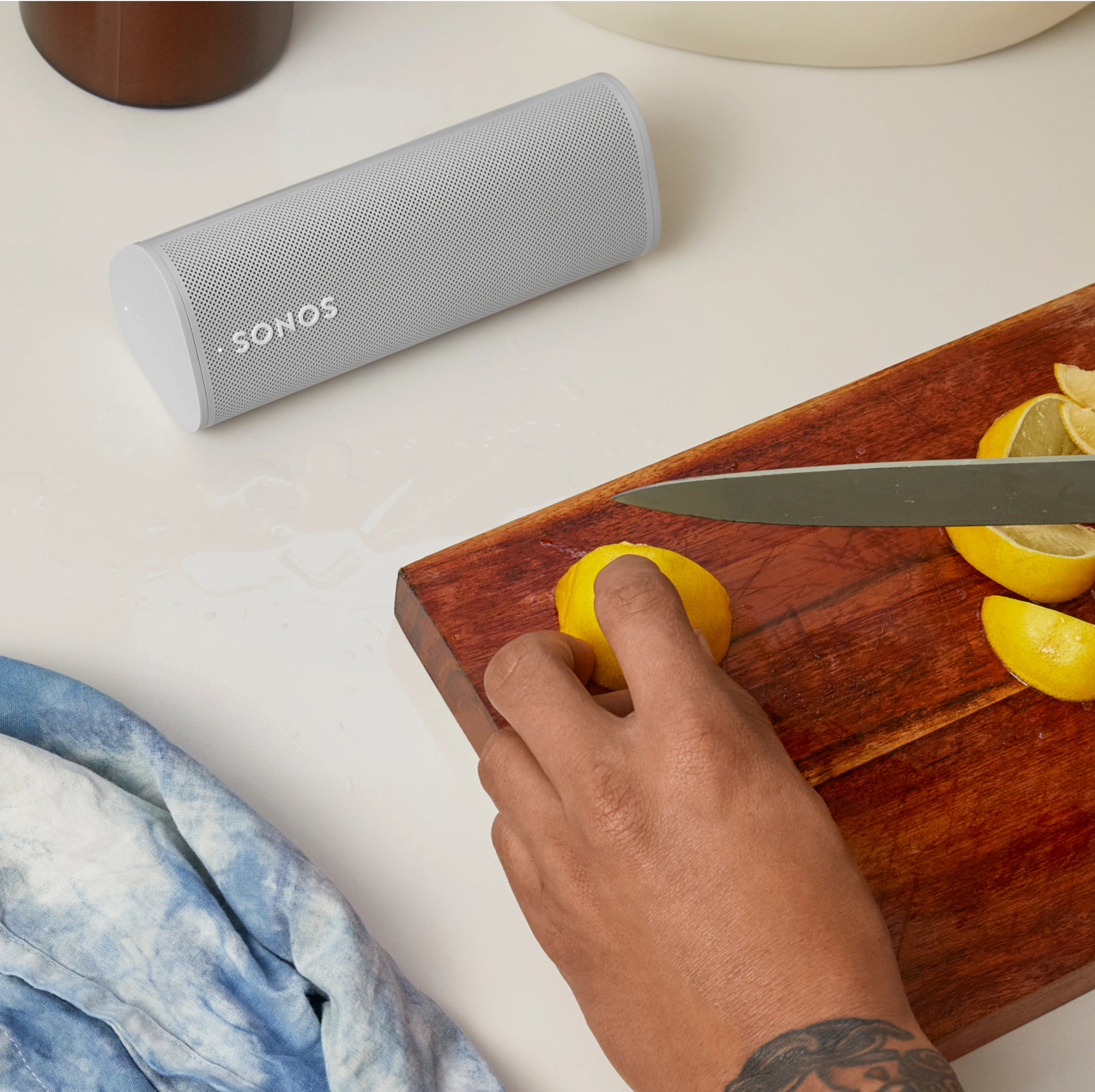 Nešiojama kolonėlė Sonos Roam, Multiroom, Bluetooth, WiFi, Atspari vandeniui, Juodos spalvos aprašymas - Prekės nuotrauka